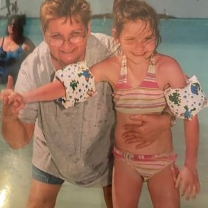 Meet your Posher, Raegan